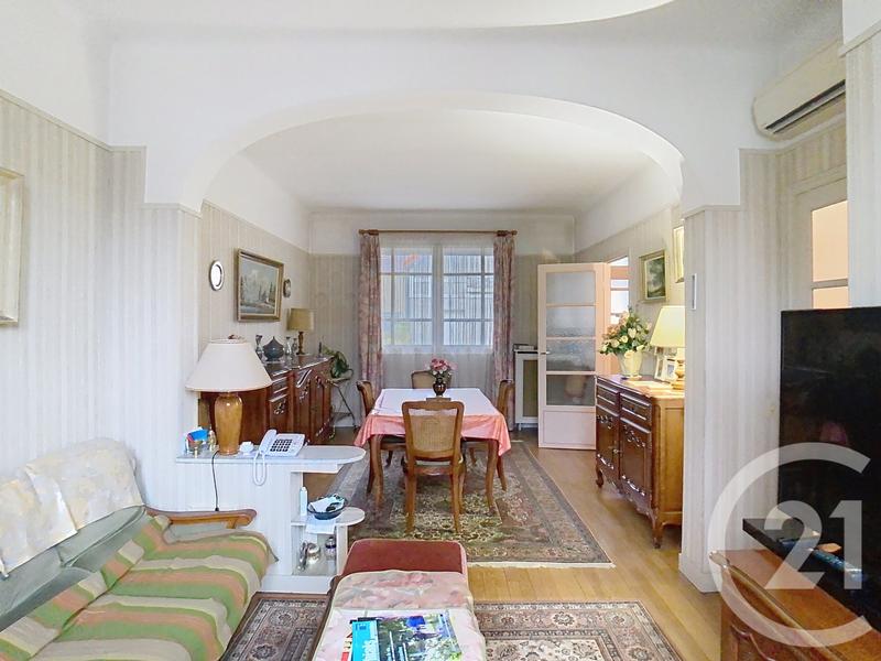 Maison - 98 m² - 5 pièces