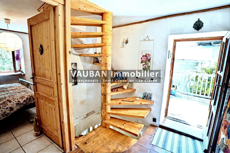 Appartement - 145 m² - 6 pièces