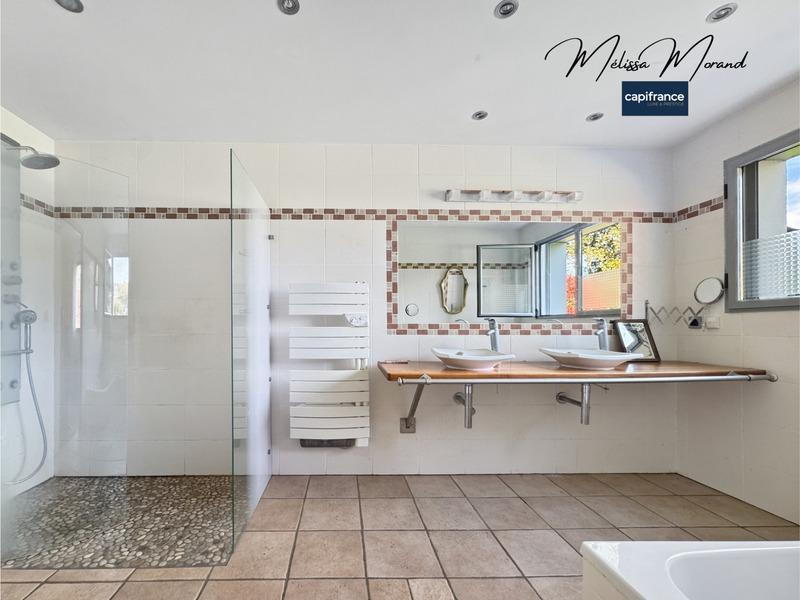 Maison - 180 m² - 5 pièces