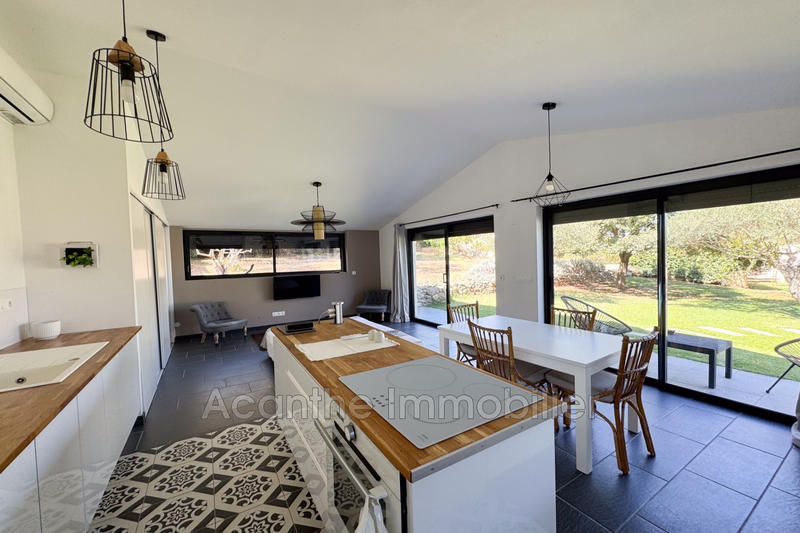 Maison - 220 m² - 7 pièces