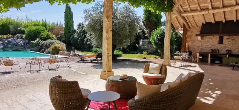 Propriété - 1 000 m² - 10 pièces