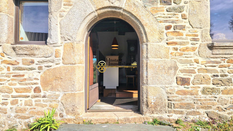 Demeure - 240 m² - 9 pièces