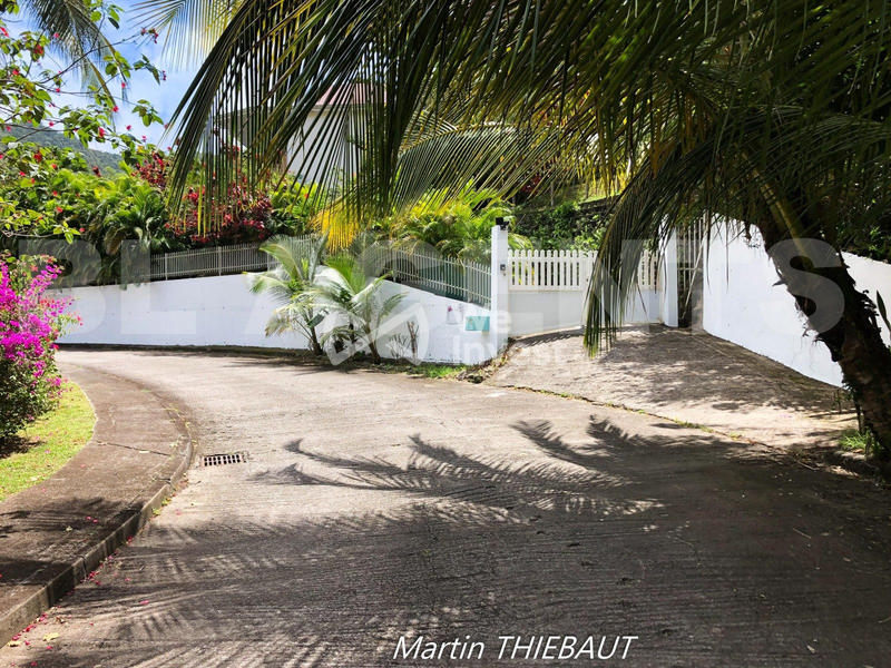 Maison - 148 m² - 8 pièces