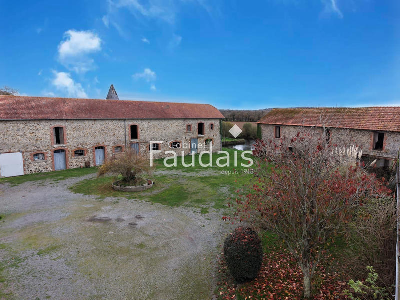 Maison - 382 m² - 13 pièces