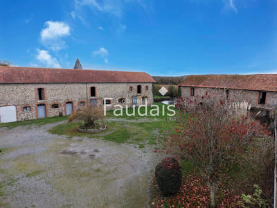 Maison - 382 m² - 13 pièces