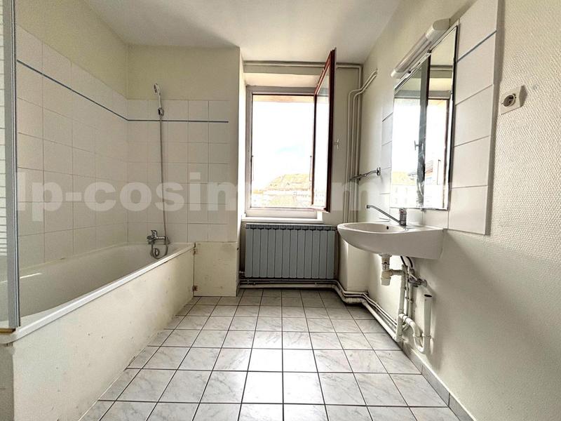 Appartement - 90 m² - 3 pièces