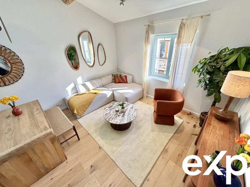 Maison traditionnelle - 77 m² - 4 pièces