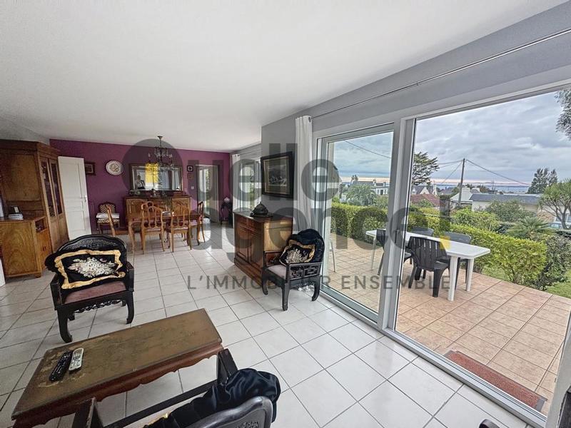 Maison - 140 m² - 8 pièces