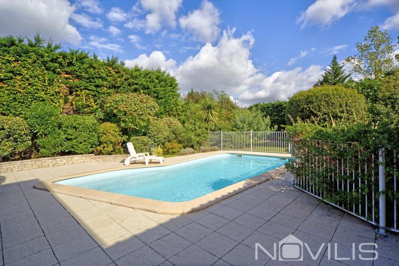 Maison - 200 m² - 6 pièces