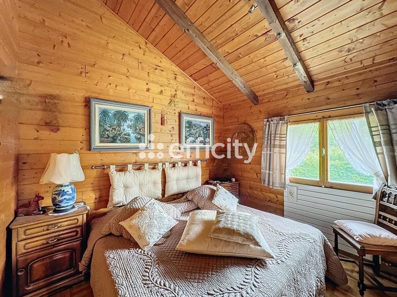 Maison - 260 m² - 10 pièces