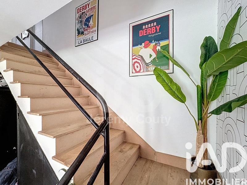 Maison - 187 m² - 11 pièces