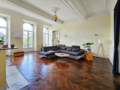 Appartement bourgeois - 128 m² - 6 pièces