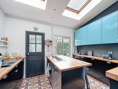 Maison - 170 m² - 8 pièces