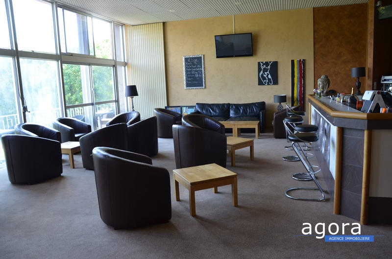 Fonds de commerce - 975 m²