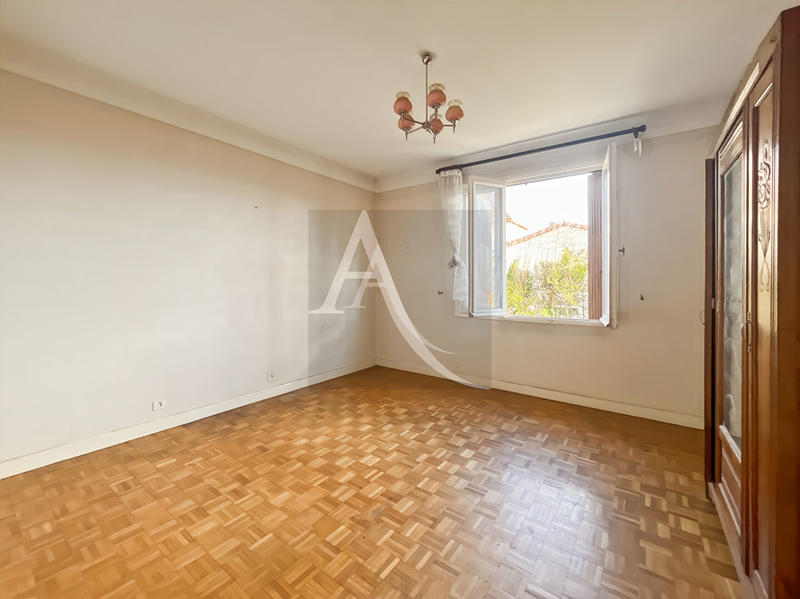 Maison - 153 m² - 9 pièces