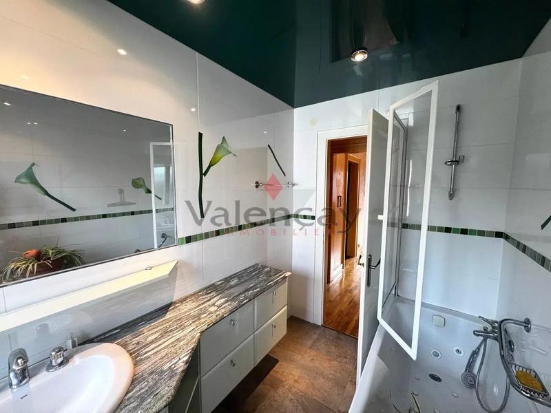 Maison - 215 m² - 8 pièces