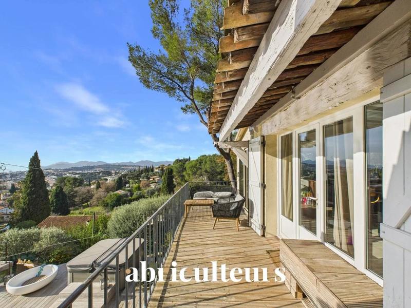 Maison ancienne - 227 m² - 7 pièces