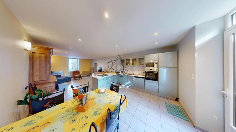 Maison - 90 m² - 3 pièces