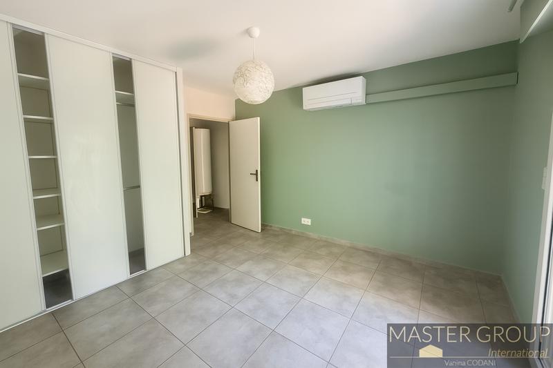 Appartement - 97 m² - 4 pièces