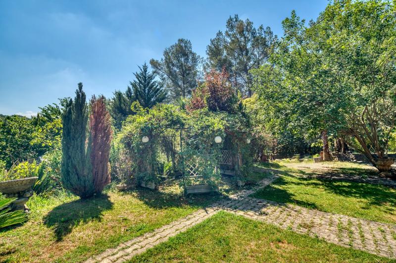 Bastide - 430 m² - 7 pièces
