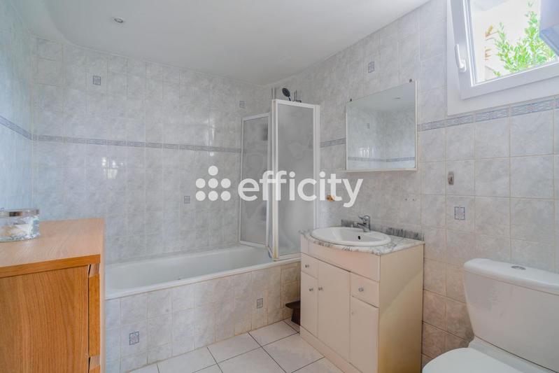 Pavillon - 70 m² - 4 pièces