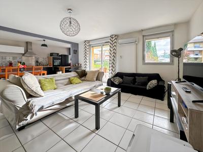 Appartement - 82 m² - 4 pièces