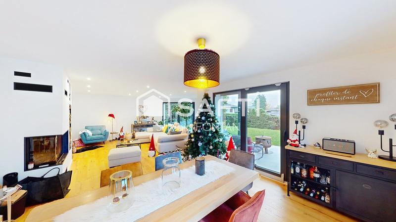 Maison - 200 m² - 7 pièces