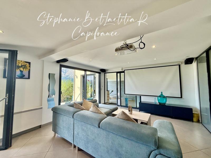 Propriété - 178 m² - 7 pièces