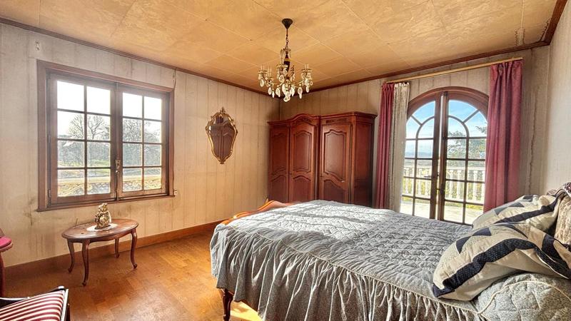 Maison - 253 m² - 7 pièces