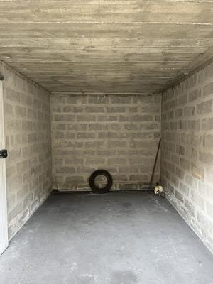 Parking / Garage - 11 m²