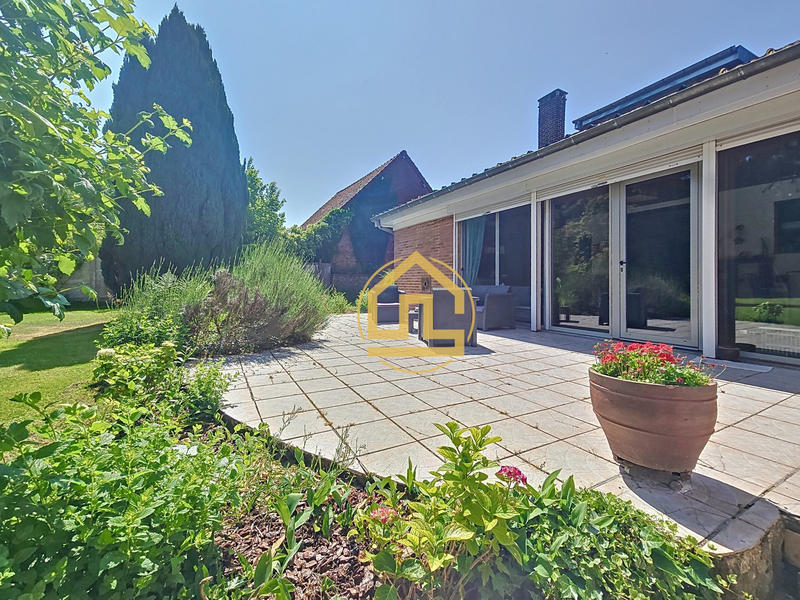 Maison - 212 m² - 7 pièces