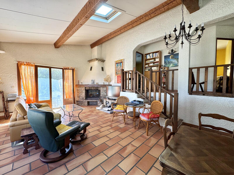 Maison - 110 m² - 4 pièces