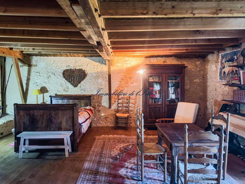 Maison - 300 m² - 11 pièces