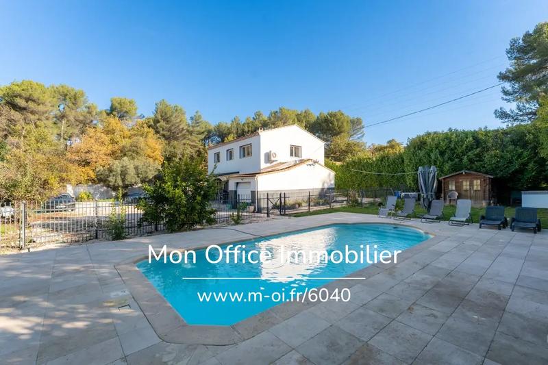 Villa - 166 m² - 6 pièces