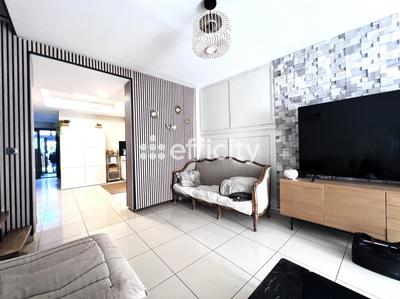 Maison - 186 m² - 7 pièces