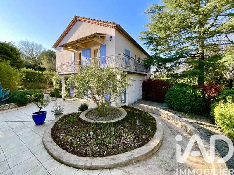 Maison - 198 m² - 7 pièces