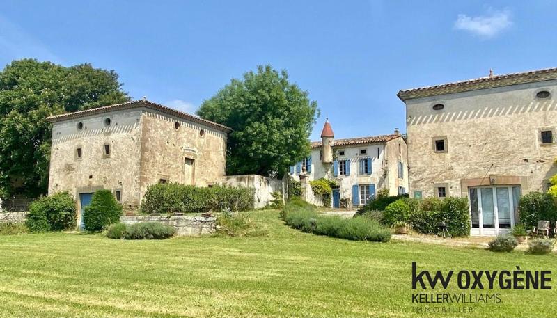 Château - 880 m² - 25 pièces