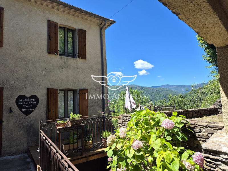 Maison - 145 m² - 9 pièces