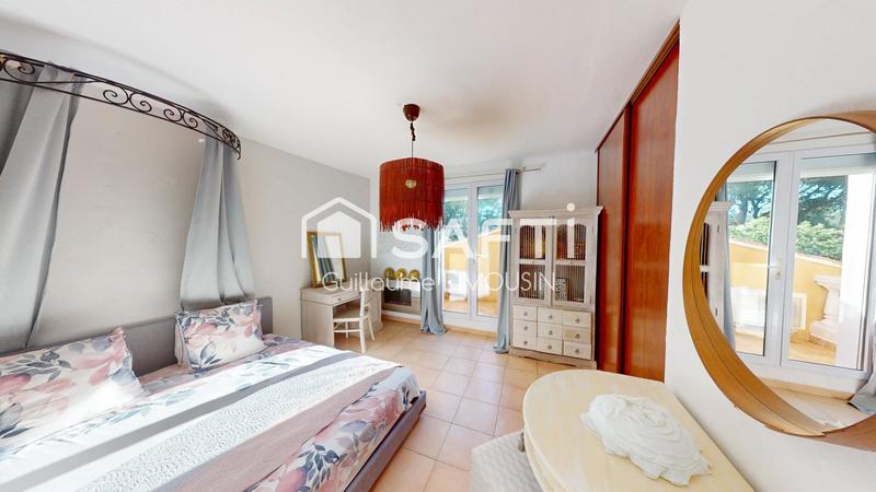 Maison - 205 m² - 6 pièces