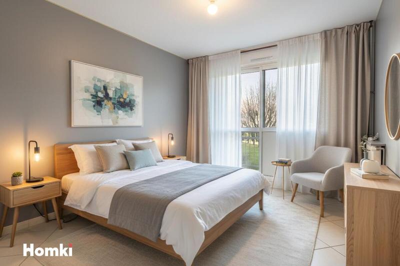 Appartement - 90 m² - 5 pièces