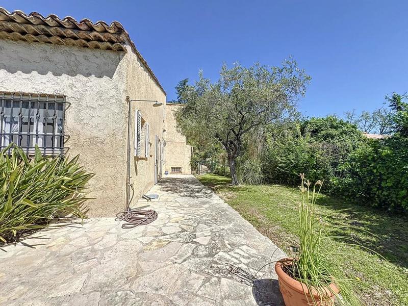 Villa - 180 m² - 5 pièces