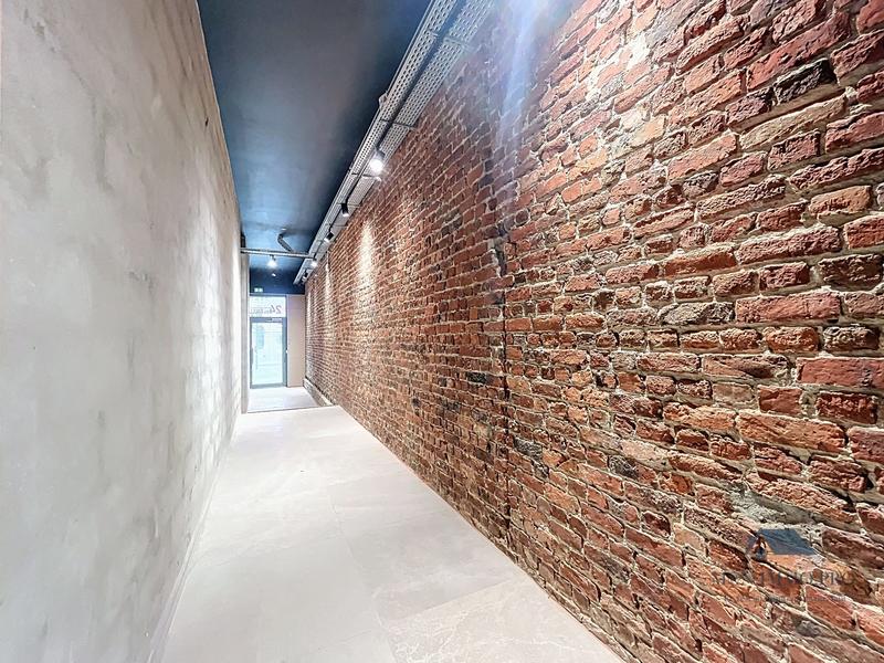 Bureau - 100 m² - 1 pièce