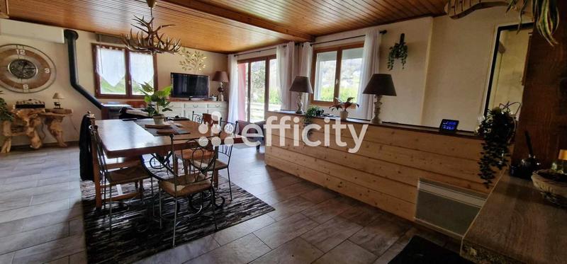 Maison - 120 m² - 7 pièces