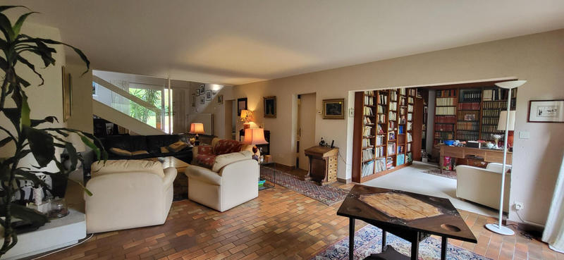 Maison - 237 m² - 8 pièces