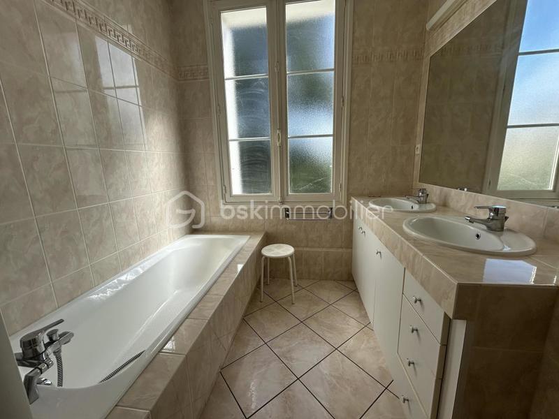 Maison - 197 m² - 7 pièces