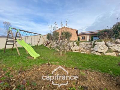 Maison - 104 m² - 5 pièces