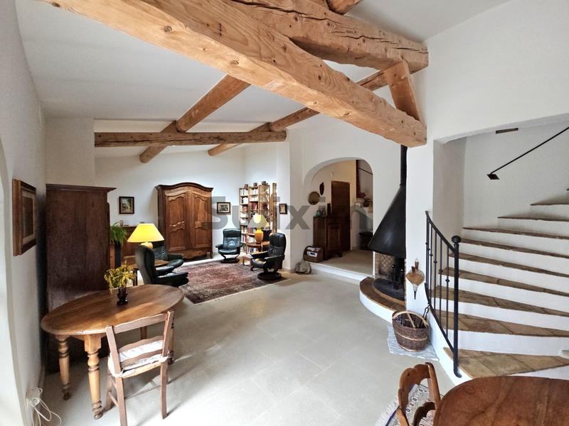 Maison - 185 m² - 5 pièces
