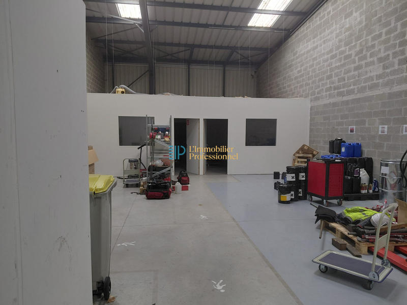Local d'activités - 310 m²