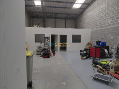 Local d'activités - 310 m²