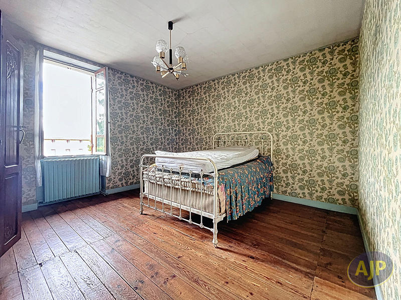 Maison - 220 m² - 10 pièces